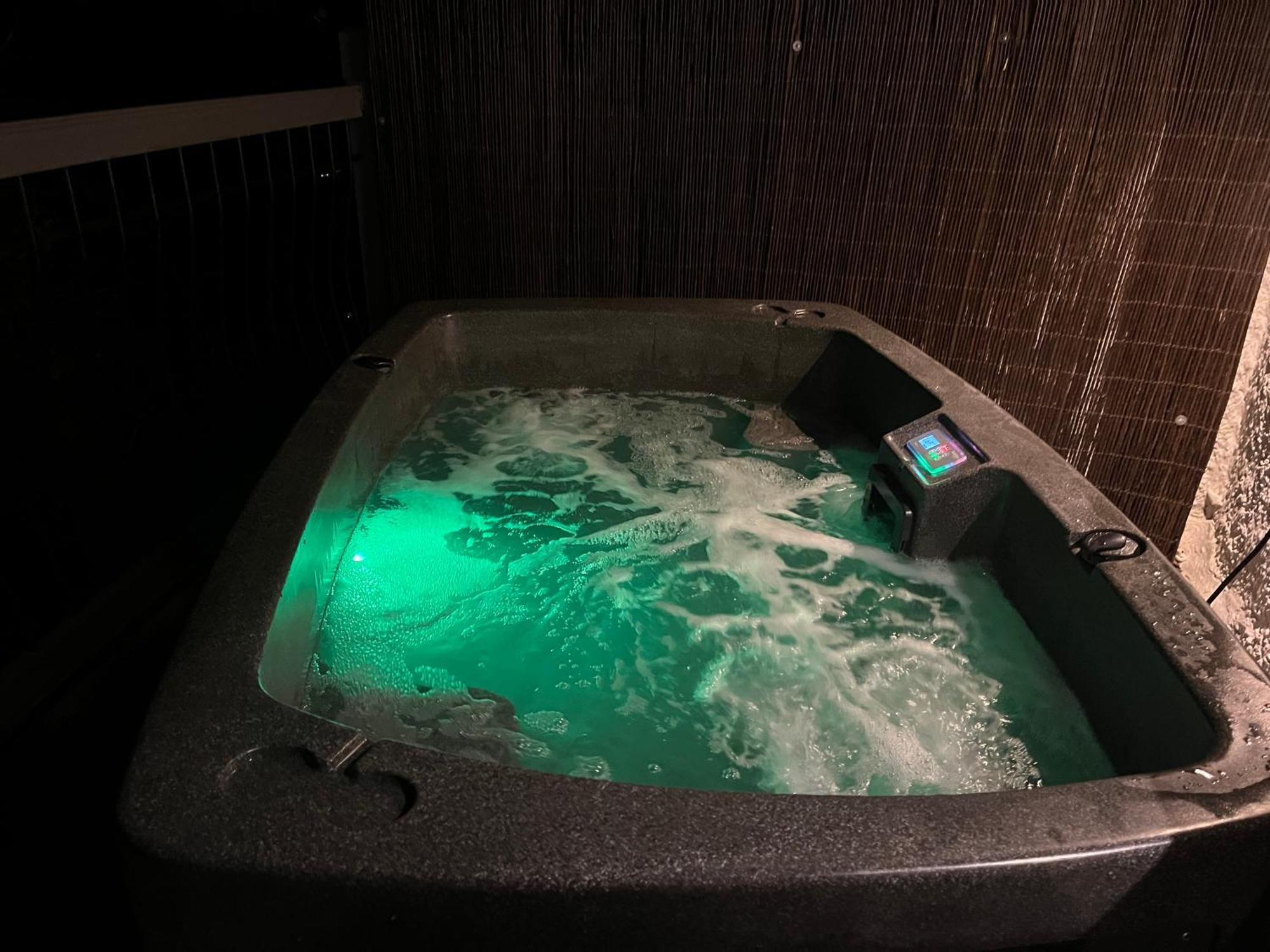 Vakantiehuis Clover Neuk - Hot Tub - Coorie Doon *