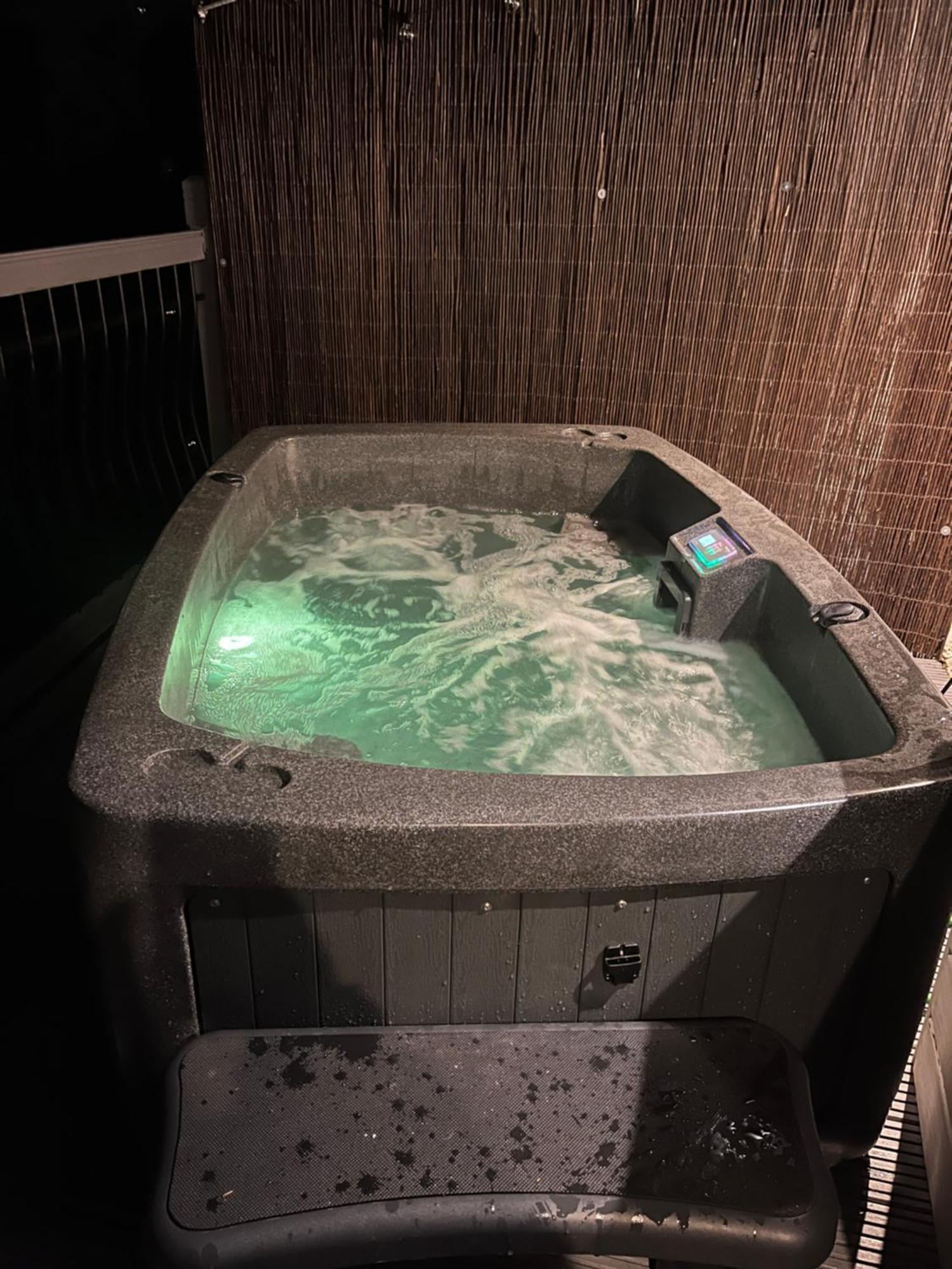 Clover Neuk - Hot Tub - Coorie Doon * Fairlie